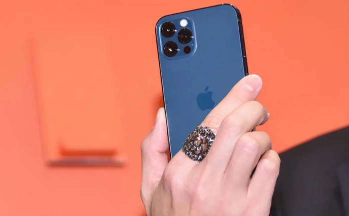 平鲁苹果手机维修分享iPhone12系列重启方法教程 